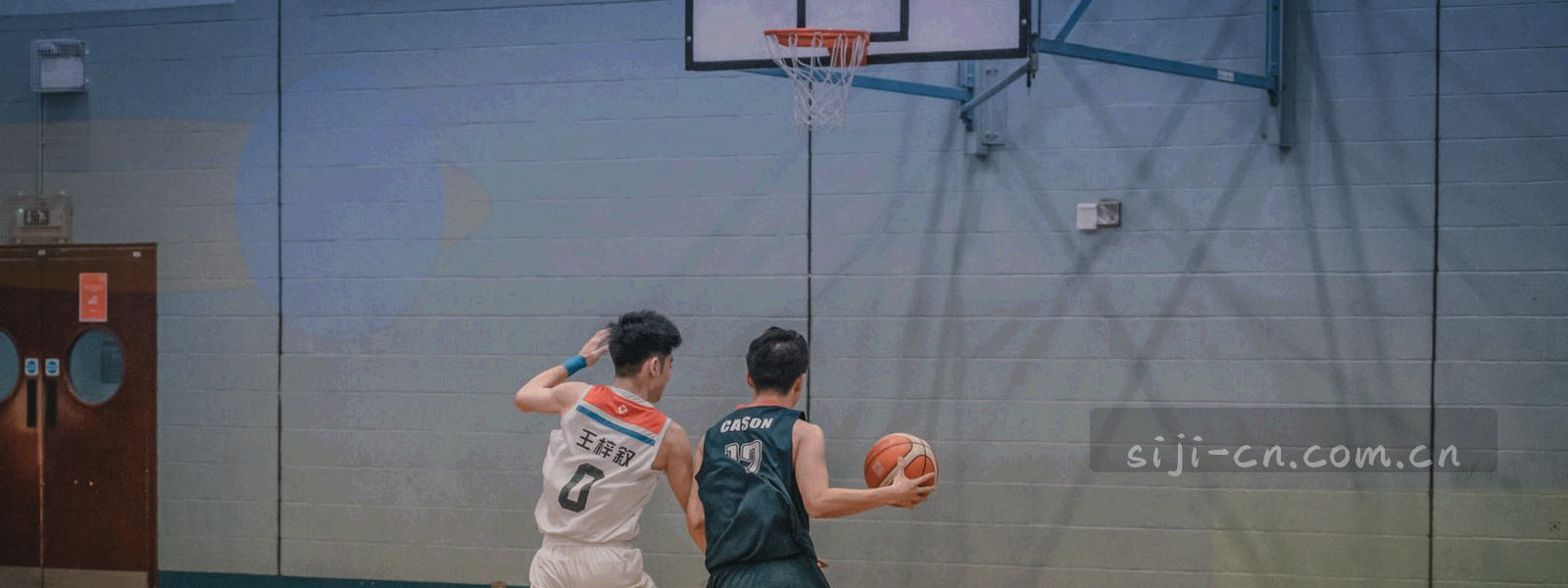 夏季湖面水波抽象纹理，蓝色半透明色块覆盖